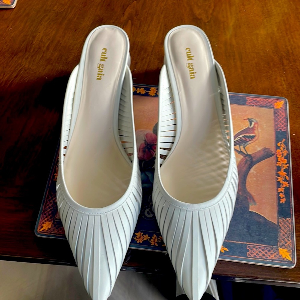 Cult Gaia Shoes size 42(12) off white
